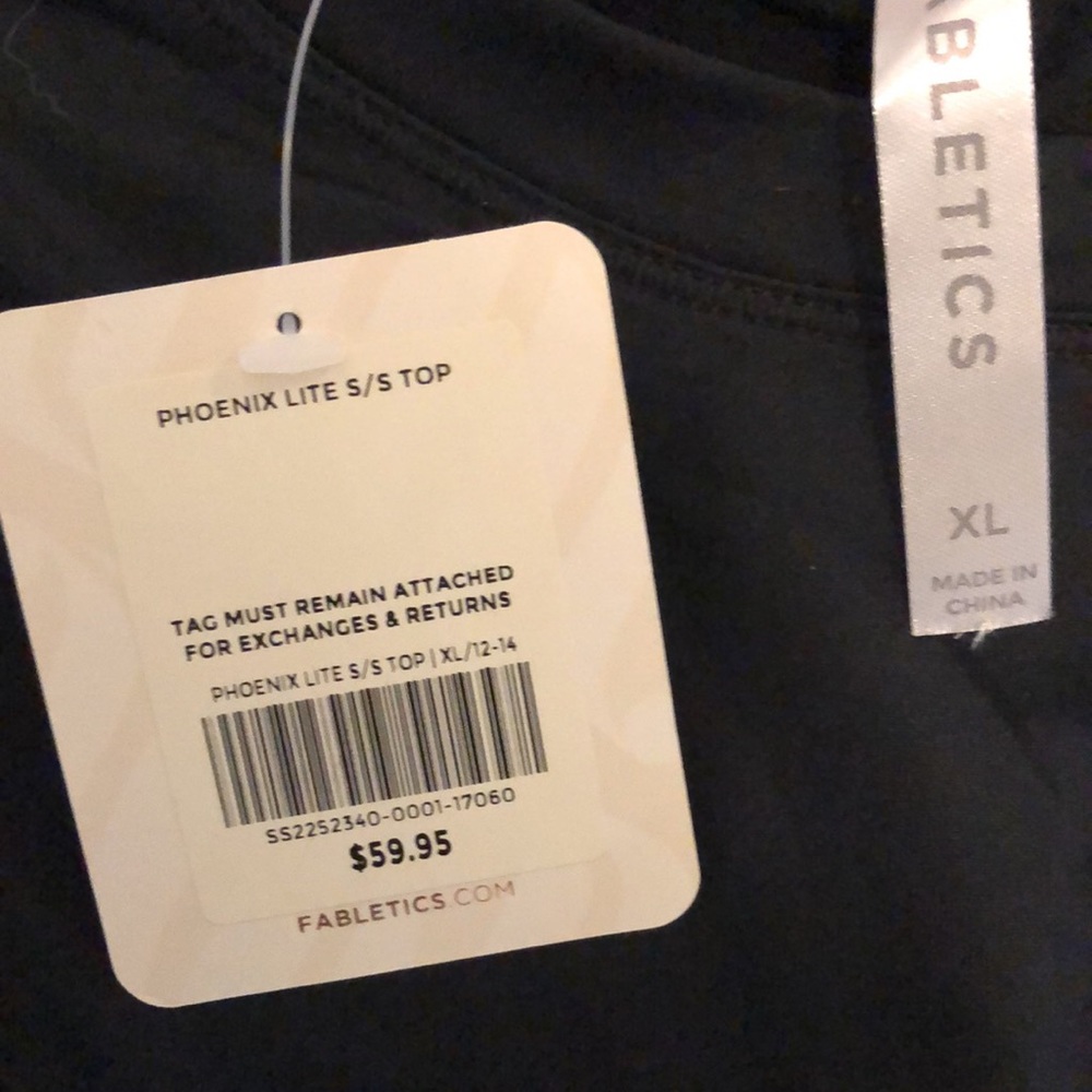 Black fabletics shirt. Xl - Picture 2 of 2